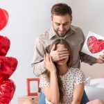 Jak wybrać idealny prezent na Walentynki? Porady i inspiracje dla zakochanych
